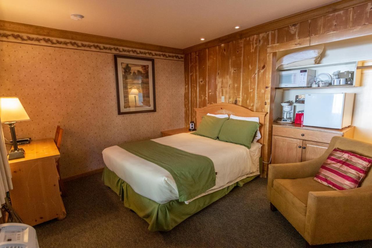 June Lake Motel Экстерьер фото