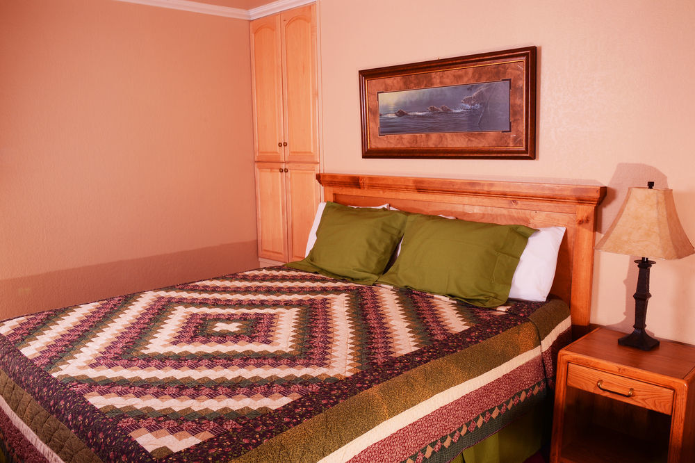 June Lake Motel Экстерьер фото