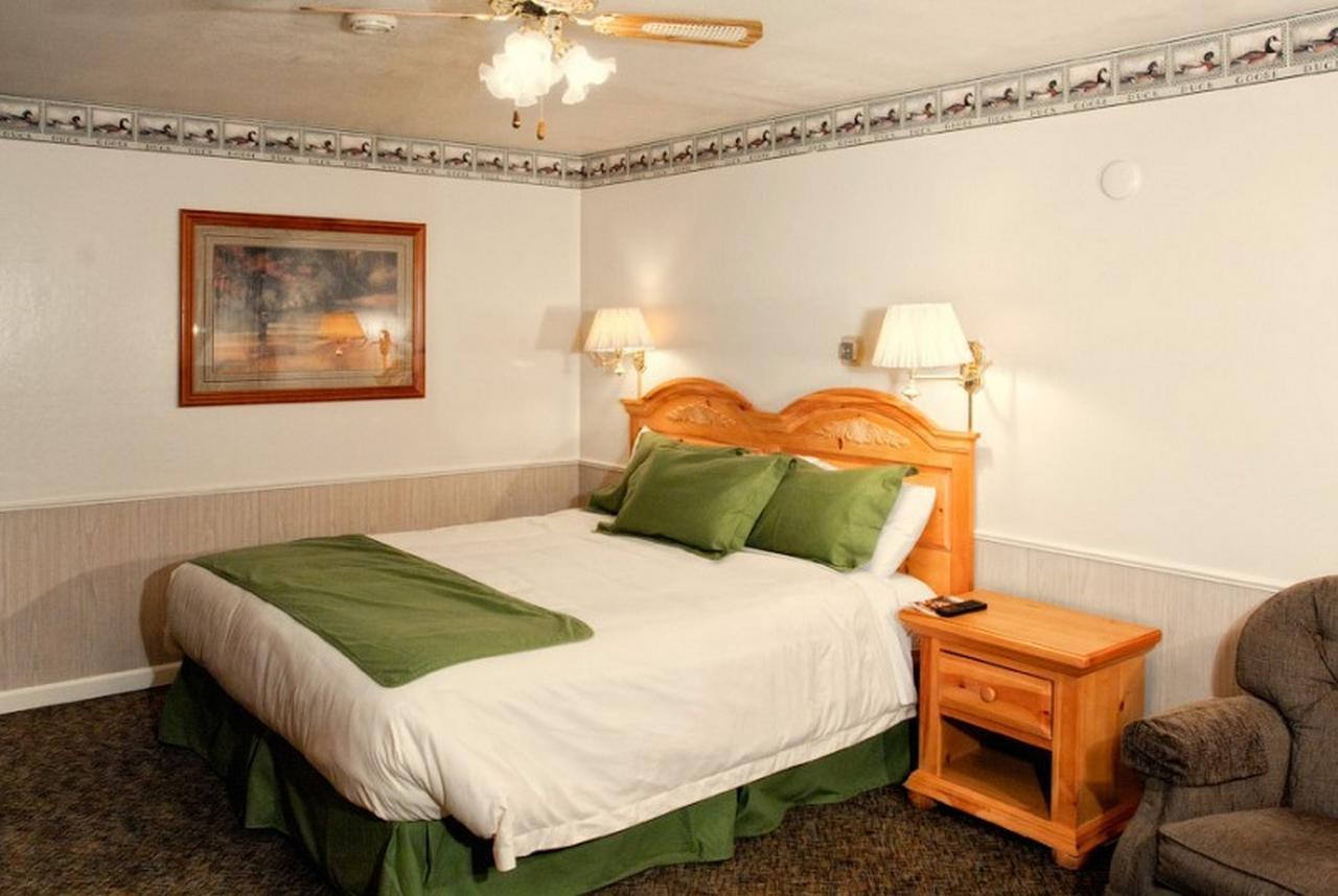 June Lake Motel Экстерьер фото
