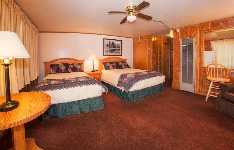 June Lake Motel Экстерьер фото